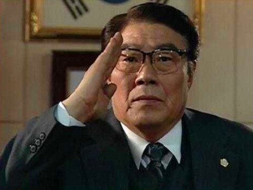 1919年07月16日：崔圭夏出生
