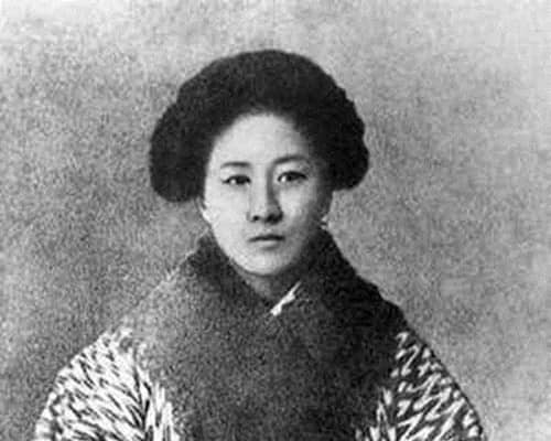 1907年07月15日：鉴湖女侠秋瑾就义