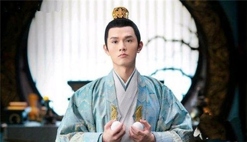 《斛珠夫人》昶王出场每次碎蛋是什么意思