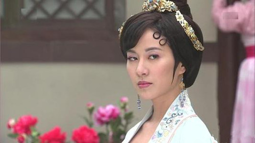 虢国夫人是杨贵妃的什么人