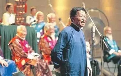 音乐民族学家宣科生平简介