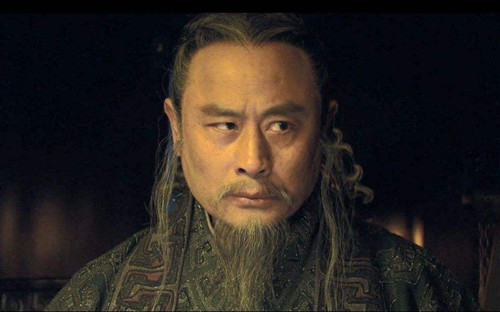 谁辅佐嬴政建立秦朝