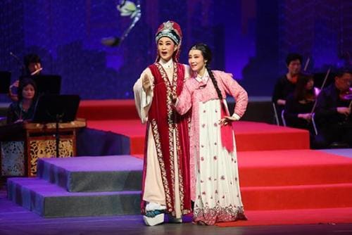 越剧《香妃》剧情简介与演出历史