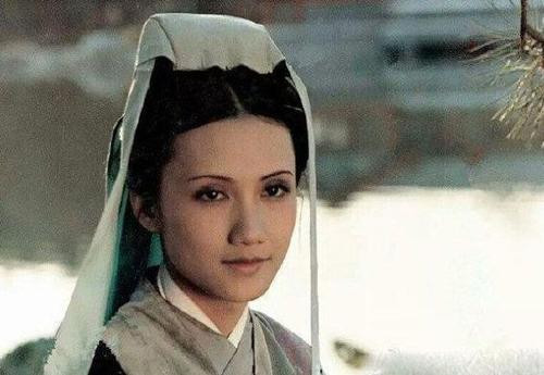 妙玉和邢岫烟什么关系