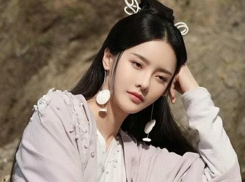 《皎若云间月》改编自什么小说