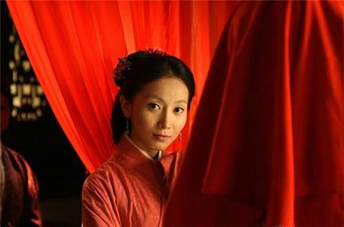 宝蟾人物分析