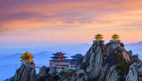 老君山吃泡面什么梗