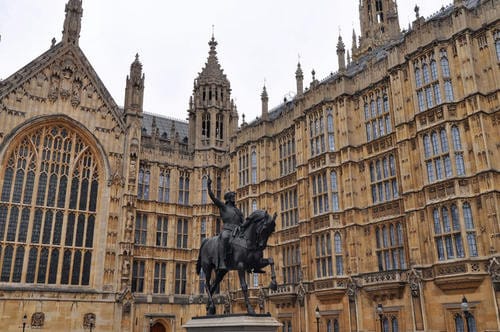 英国上议院的职能主要有什么