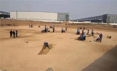 西安咸阳机场扩建发现3500余座古墓